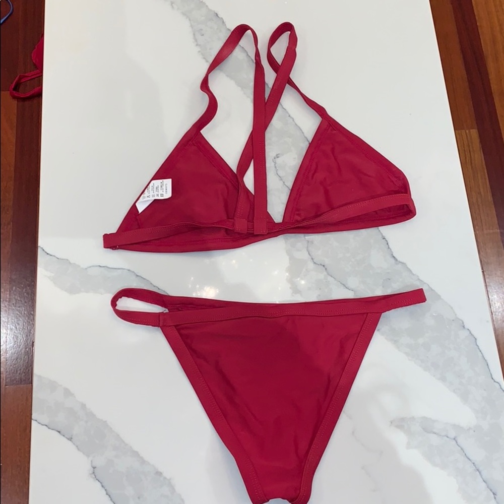 Red bikini - Picture 2 of 4